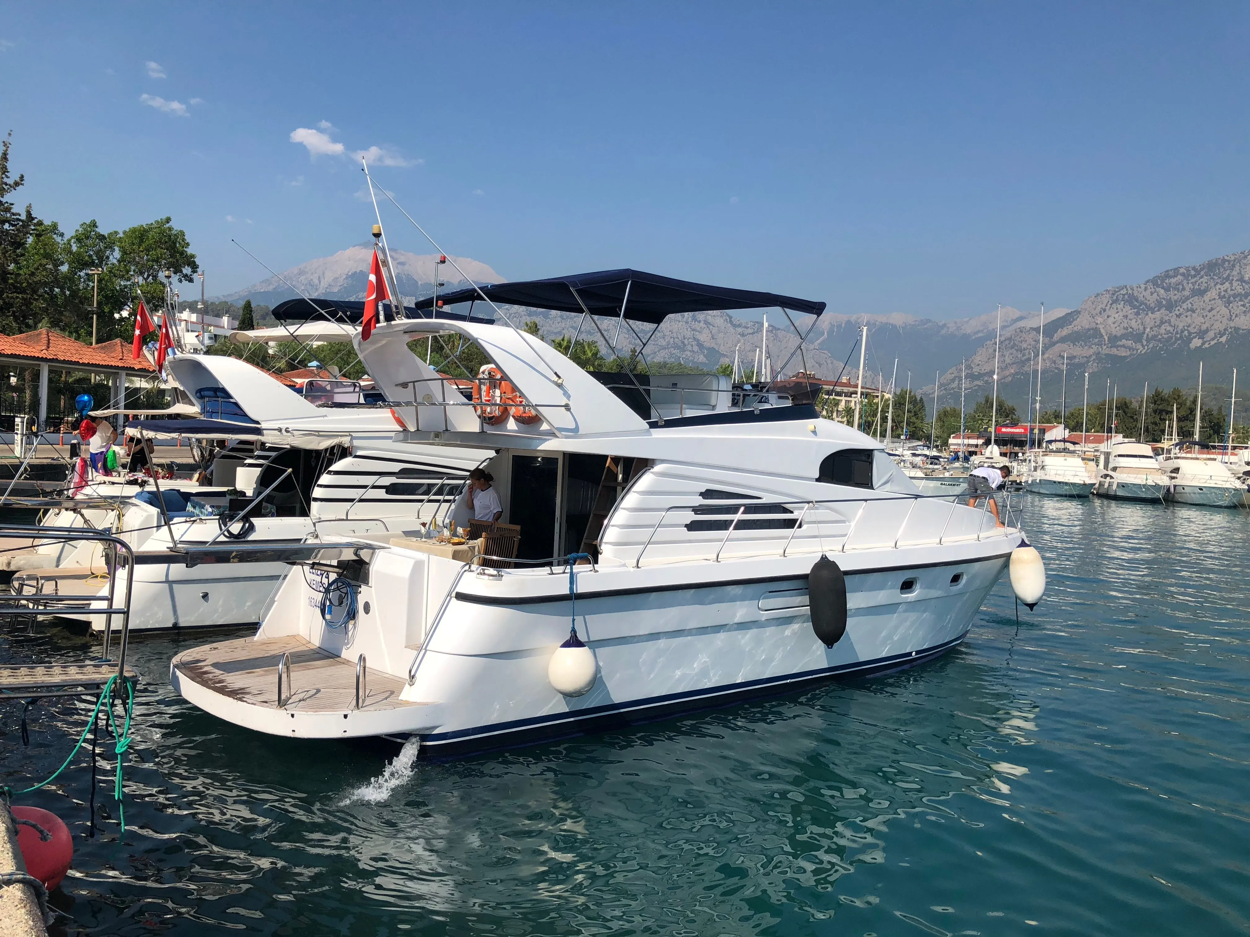 Eliza 2: Konforlu 16m Motor-Yacht Kemer'de - Fotoğraf 2