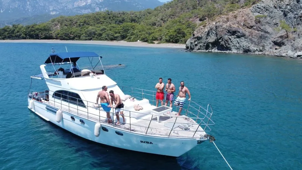 Riba 2020: Stylish 15m Motor-Yacht with Flybridge - Fotoğraf 4