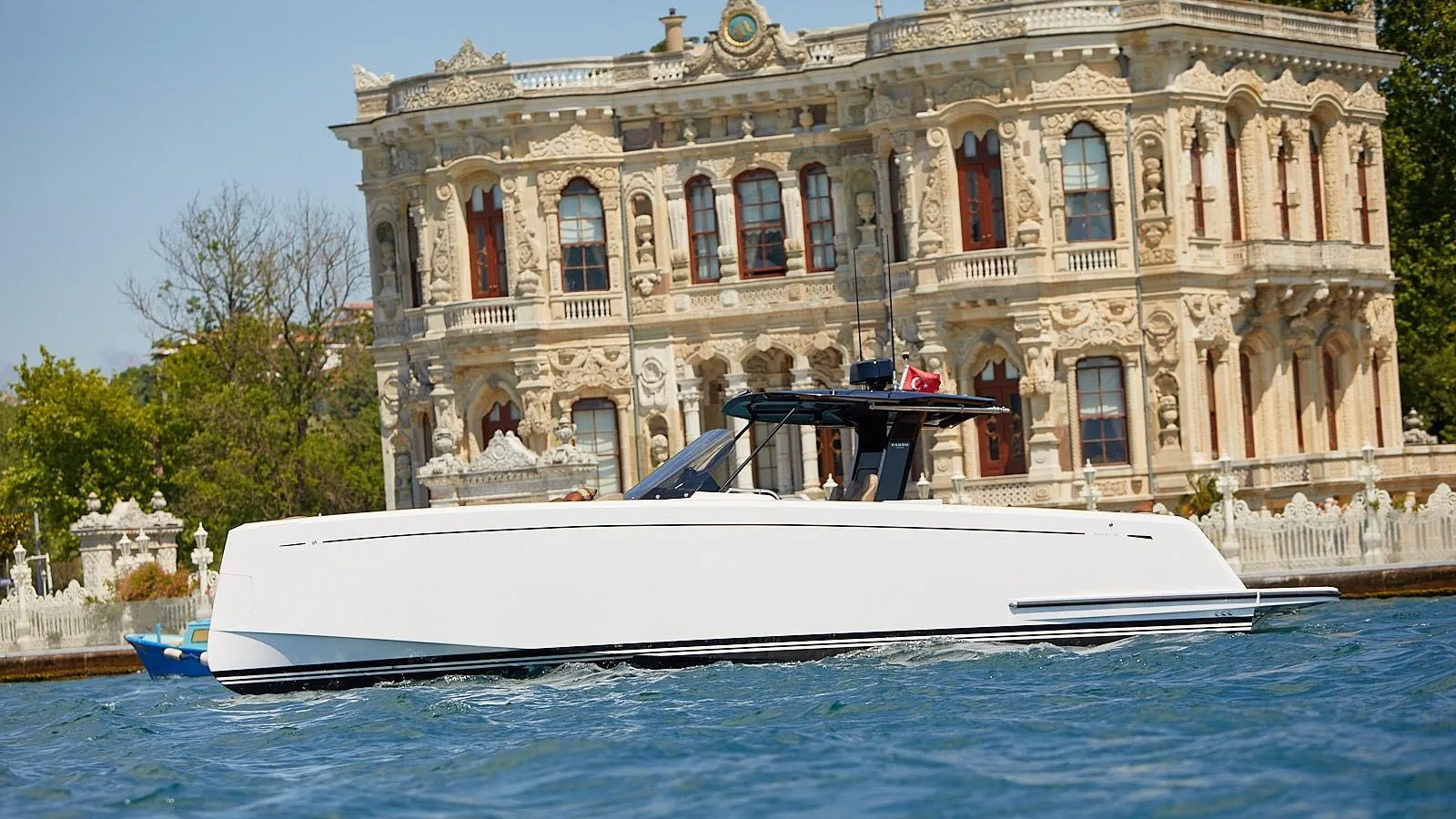 Rent a 12m Motor Yacht Pardo 38 in Göcek - Fotoğraf 3