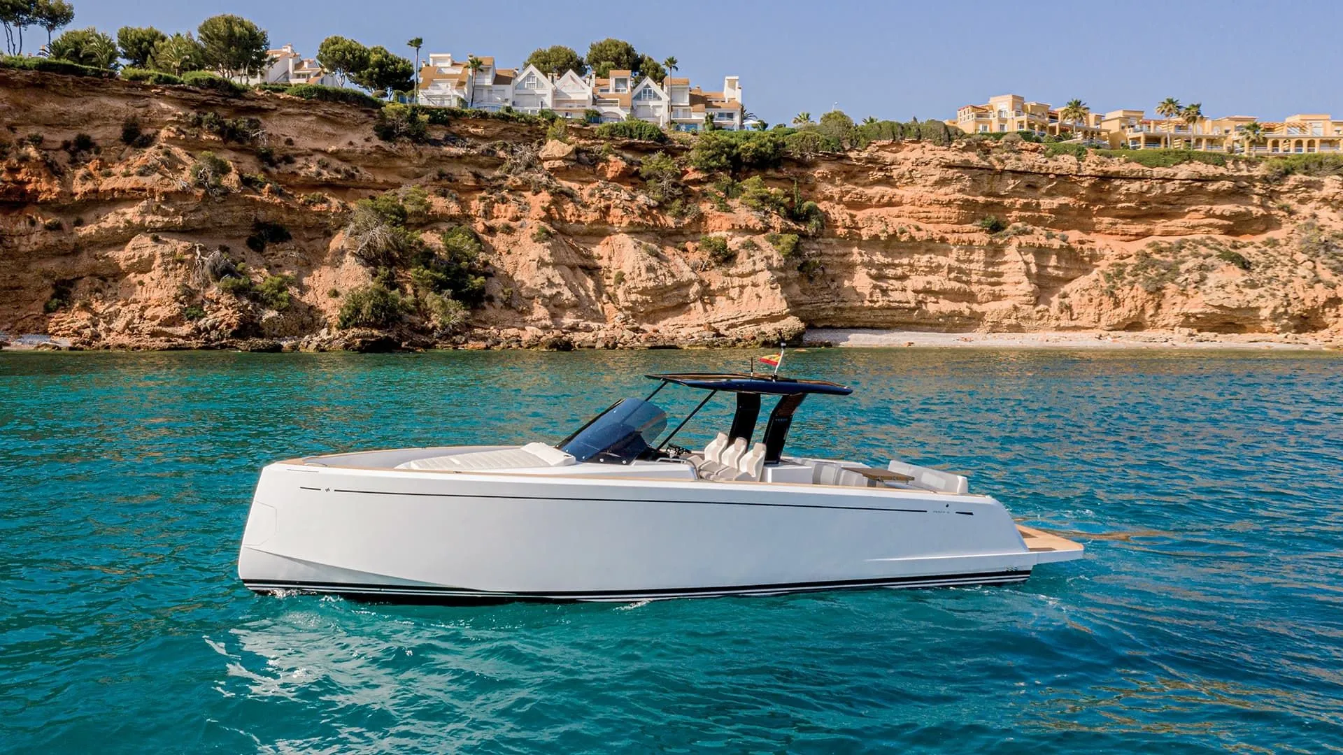 Rent a 12m Motor Yacht Pardo 38 in Göcek - Fotoğraf 4