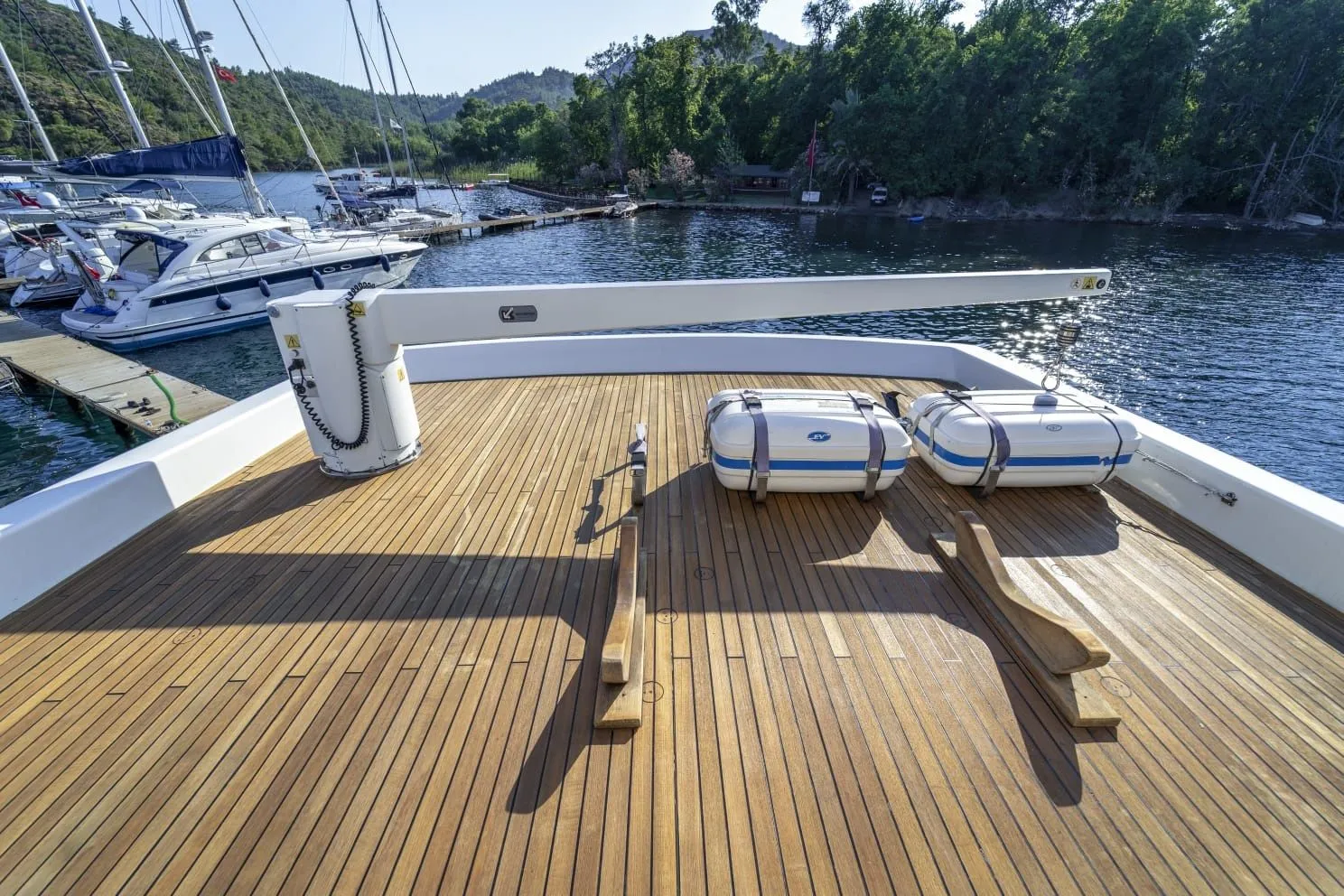 Explore Göcek on a 26.2m Rental Motor Yacht Posillipo Technema 82 - Fotoğraf 4