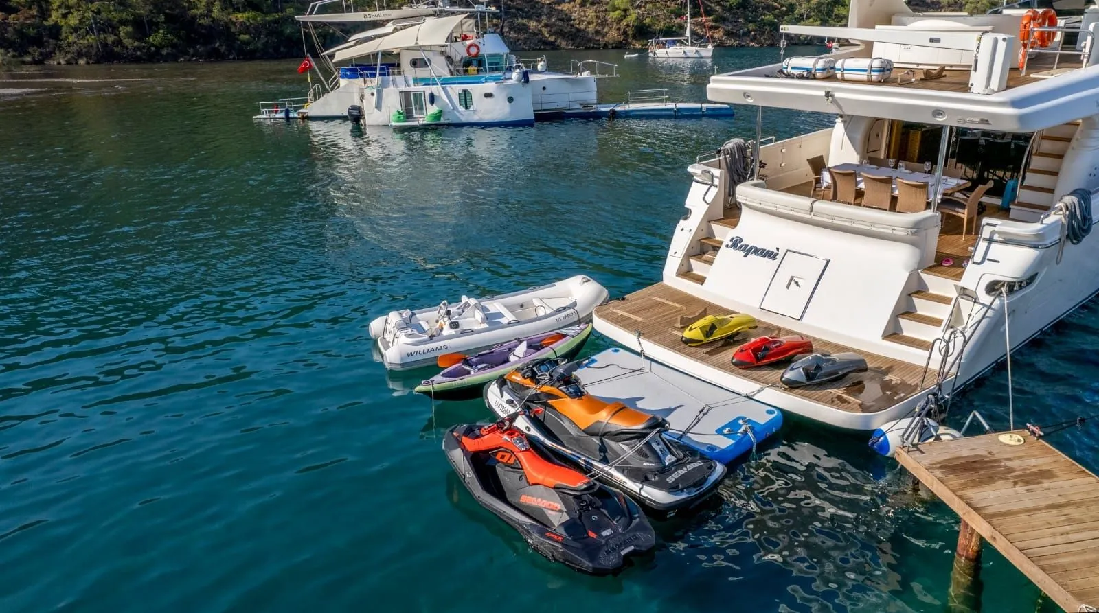 Explore Göcek on a 26.2m Rental Motor Yacht Posillipo Technema 82 - Fotoğraf 5