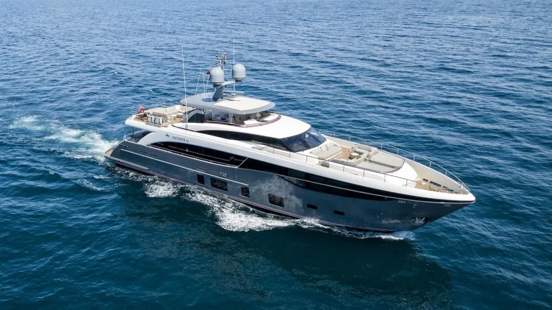 Explore Bodrum on a 35.15m Rental Motor Yacht - Fotoğraf 1