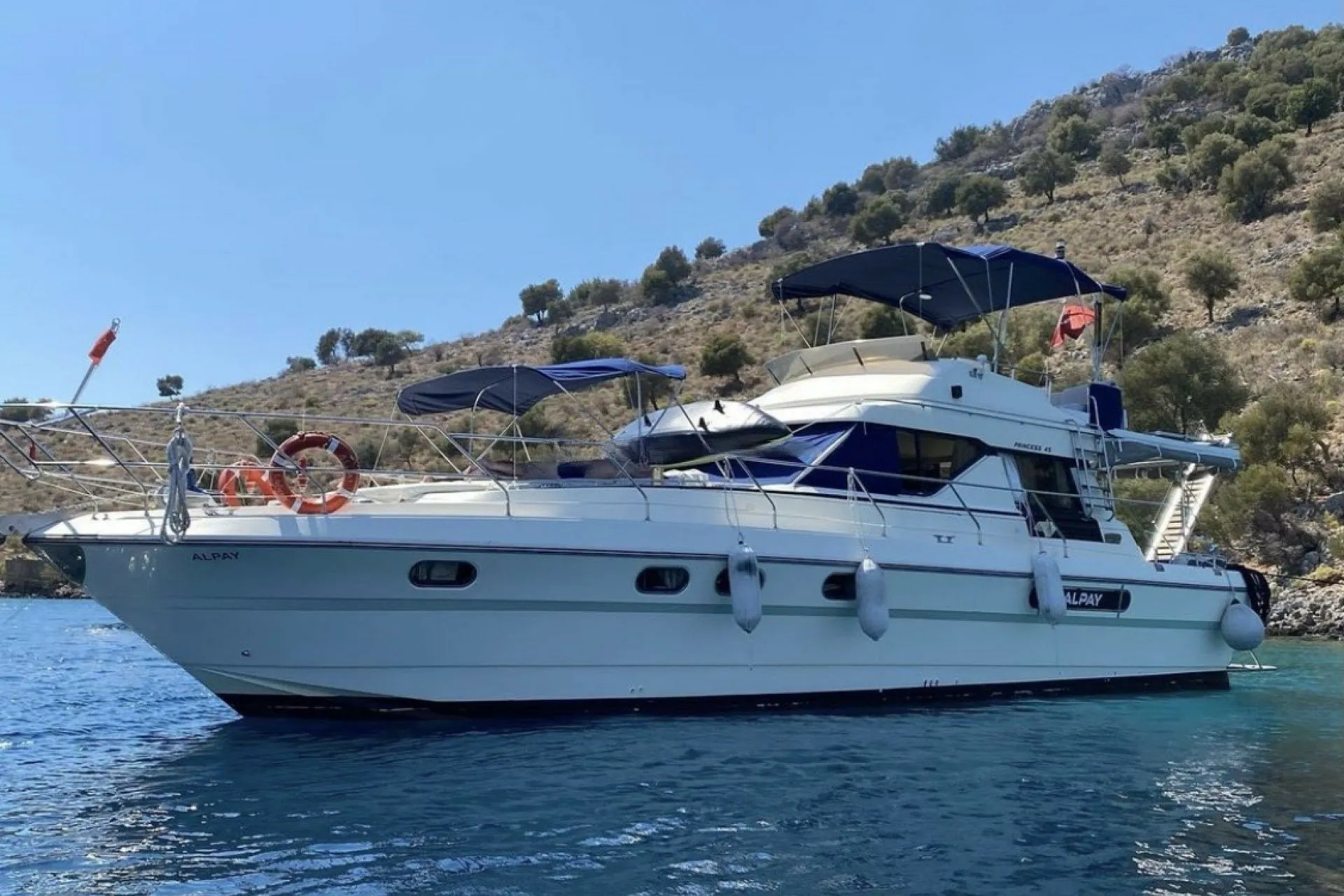 Göcek 15m Kiralık Princess 45 Motoryat - Fotoğraf 1