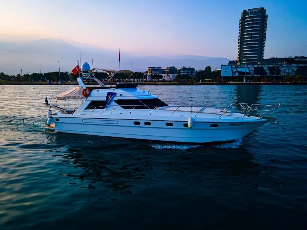 17.5m Bodrum 3 Cabin Motor Yacht Hire - Fotoğraf 4