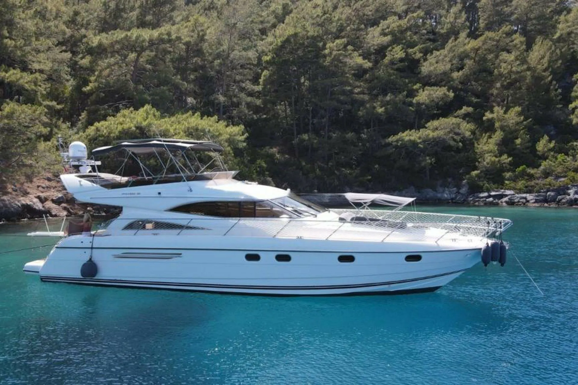 Göcek Kiralık 3 Kabinli 18m Motoryat - Fotoğraf 3