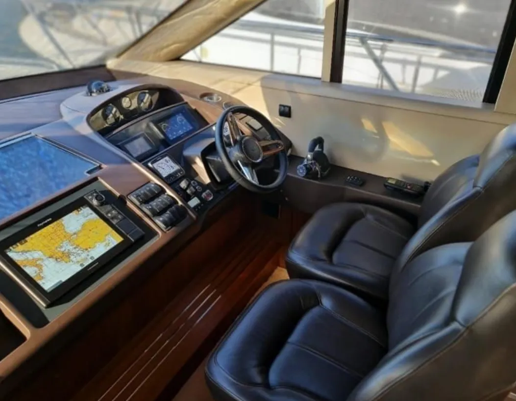 20m Milas Motor Yacht Princess 56 Hire - Fotoğraf 4