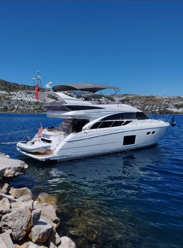 20m Milas Motor Yacht Princess 56 Hire - Fotoğraf 1