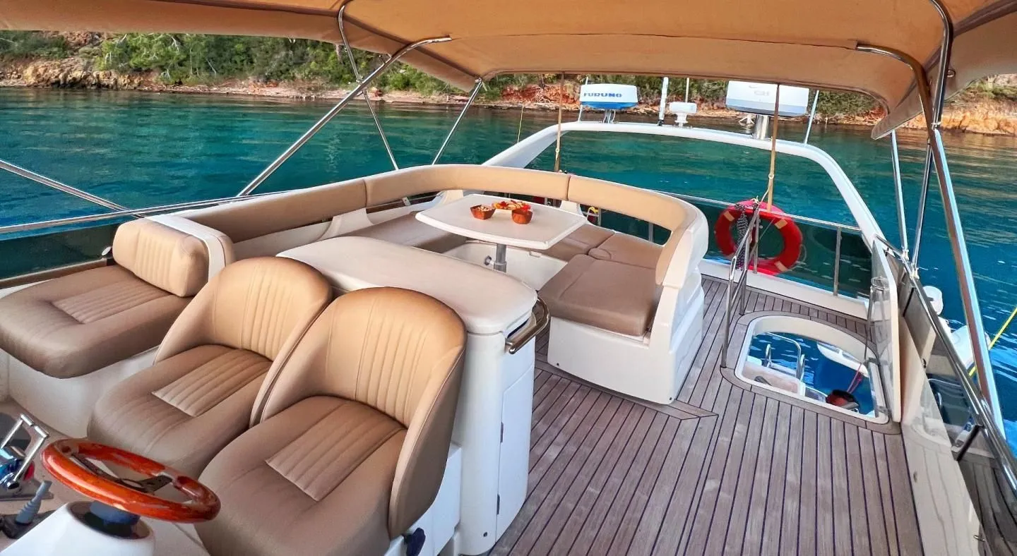 18.7m Göcek 3 Cabin Motor Yacht Hire - Fotoğraf 4