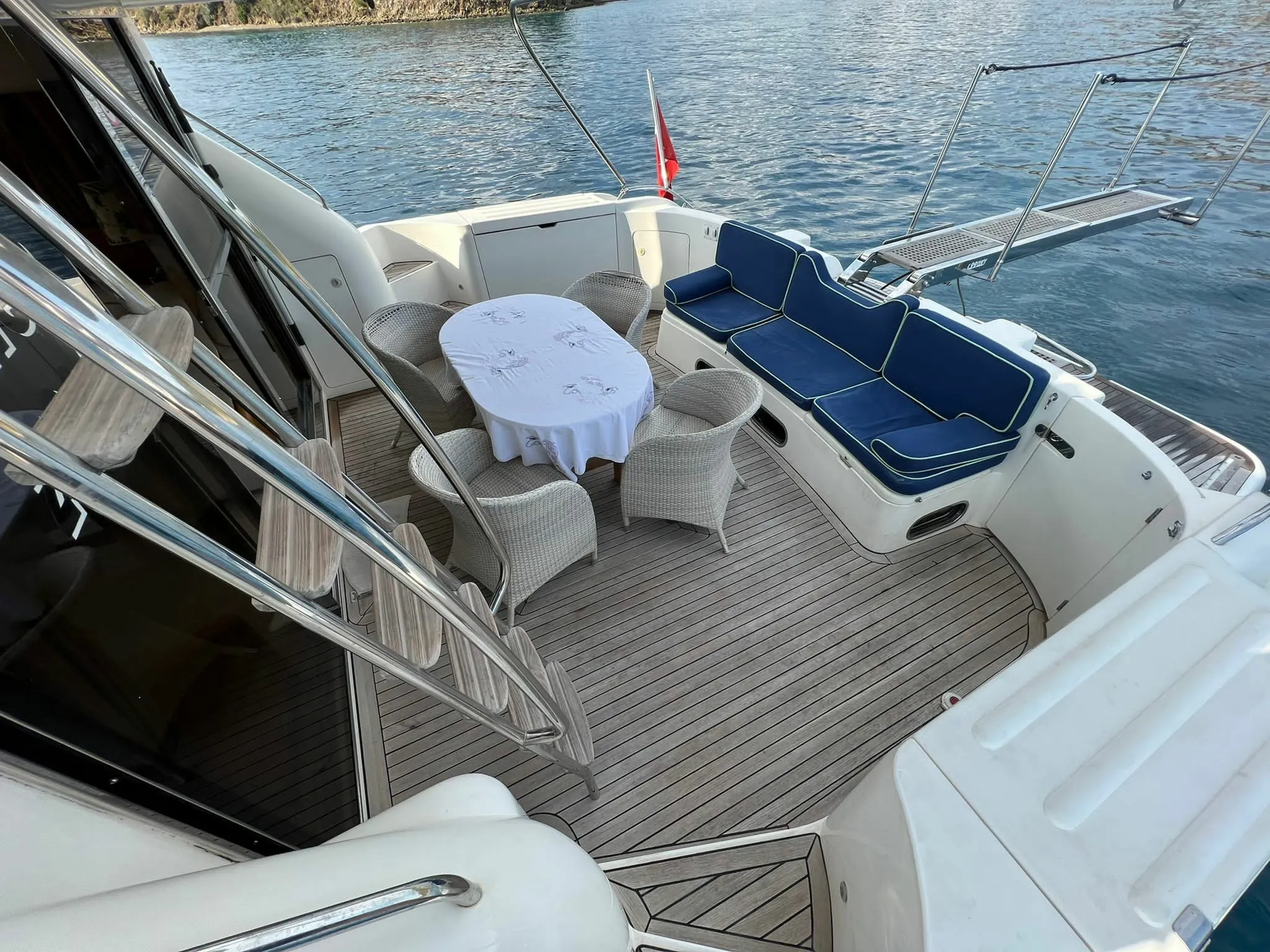 Göcek 19.5m Kiralık 3 Kabinli Motoryat - Fotoğraf 3