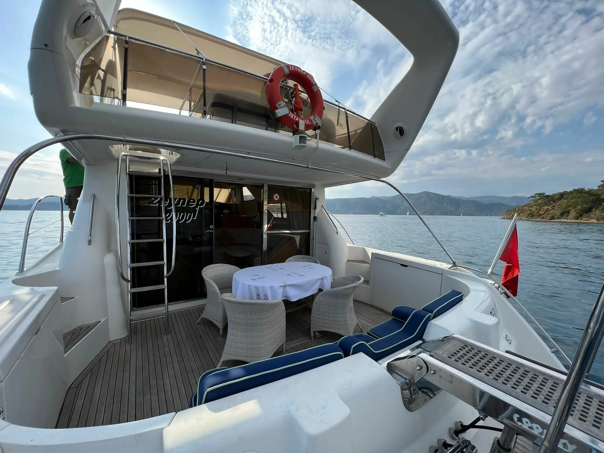 Göcek 19.5m Kiralık 3 Kabinli Motoryat - Fotoğraf 2