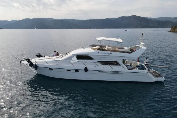 Göcek 19.5m Kiralık 3 Kabinli Motoryat - Fotoğraf 1