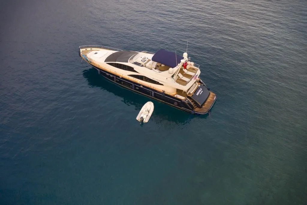 26m Göcek 4 Cabin Motor Yacht Hire - Fotoğraf 3