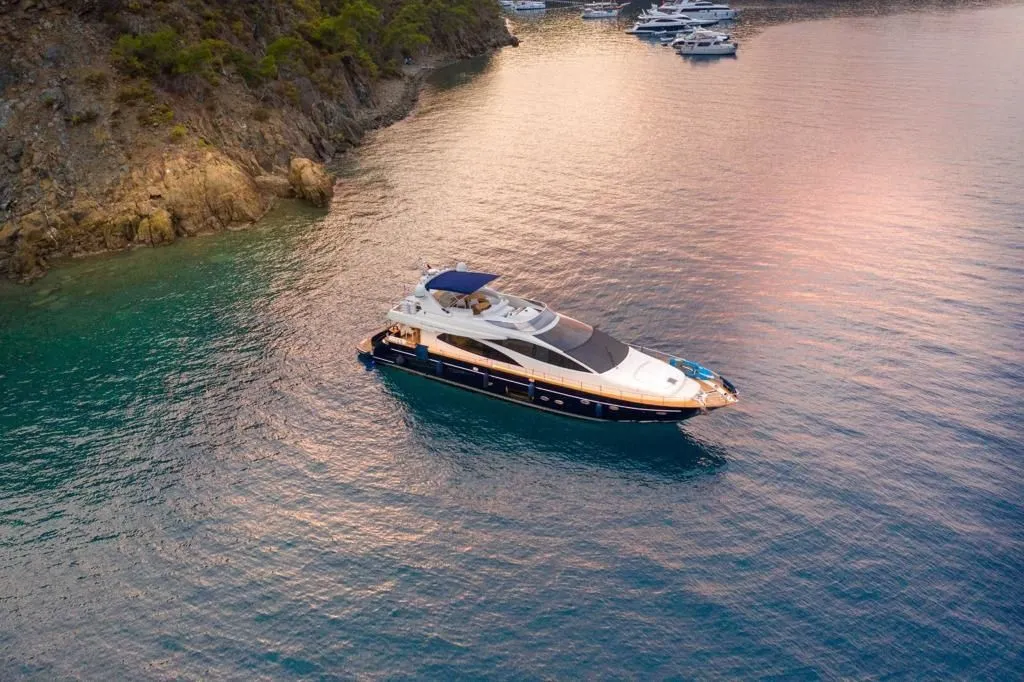 26m Göcek 4 Cabin Motor Yacht Hire - Fotoğraf 1