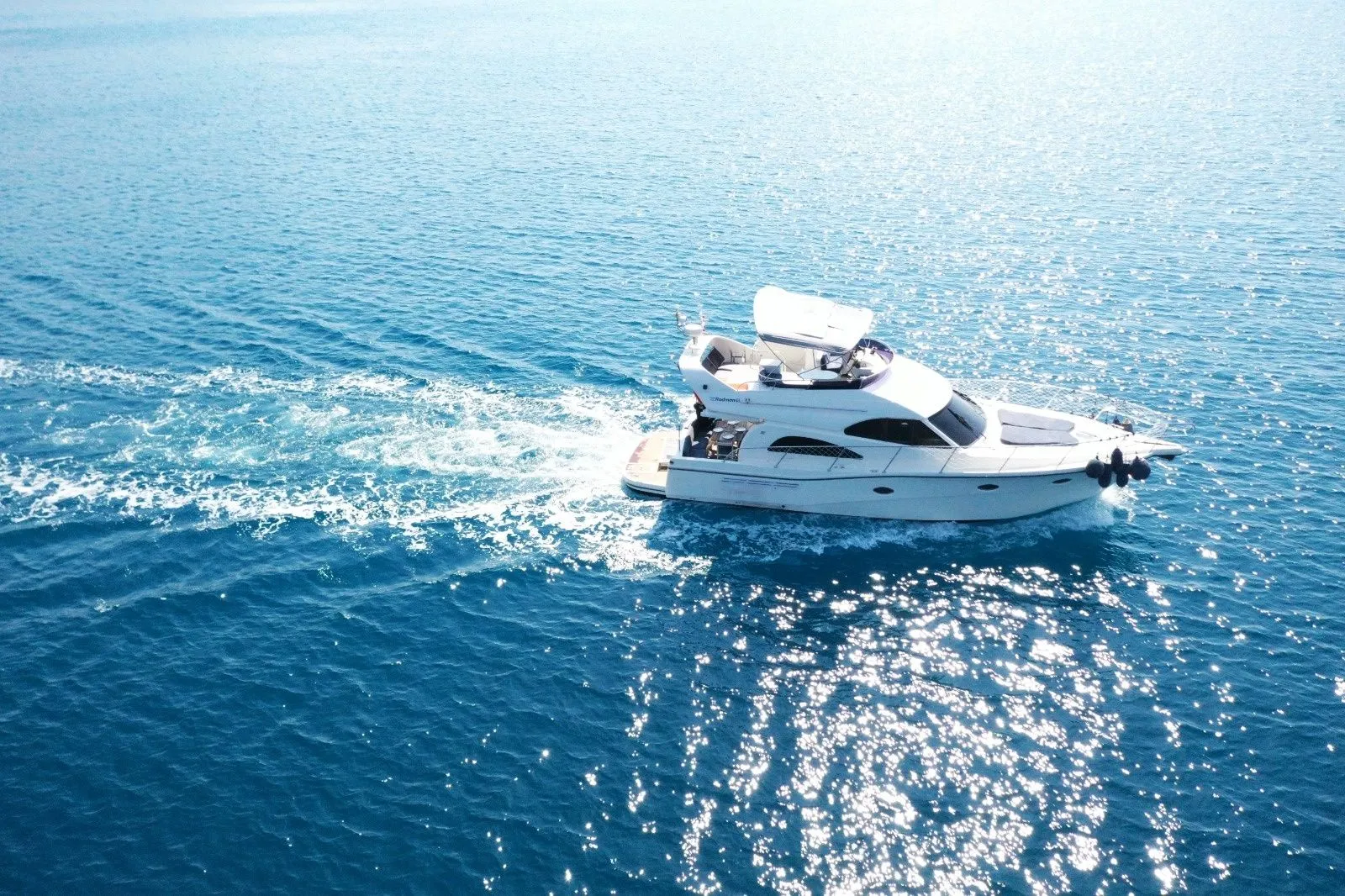 Rent a 14m 3 Cabin Motor Yacht in Göcek - Fotoğraf 3