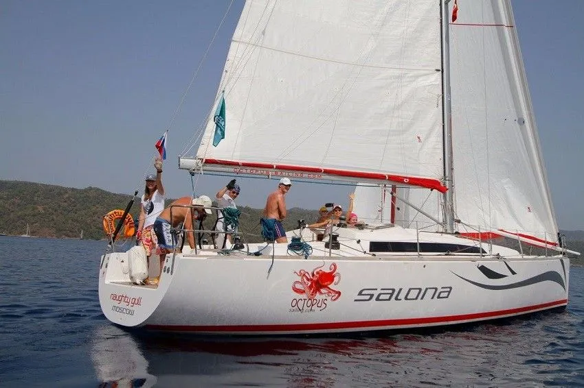 Foxy Fox: Marmaris'te Konforlu Yelken Keyfi - Fotoğraf 1