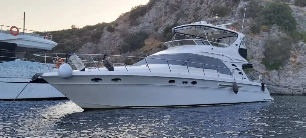 Bodrum 17m Kiralık Motoryat - Fotoğraf 1