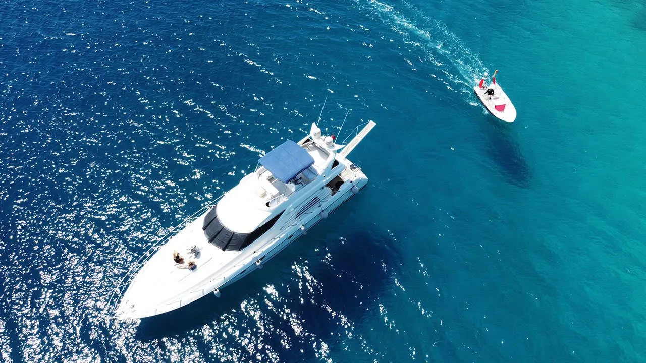 Charter a 20m 3 Cabin Motor Yacht in Bodrum - Fotoğraf 3