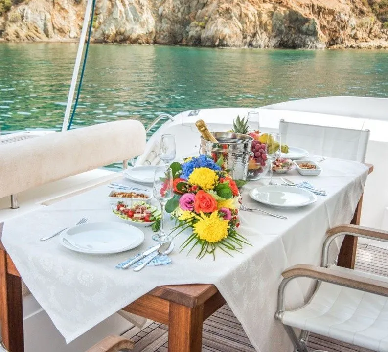 Explore Göcek on a 21m Rental Sunseeker Manhattan 64 - Fotoğraf 4