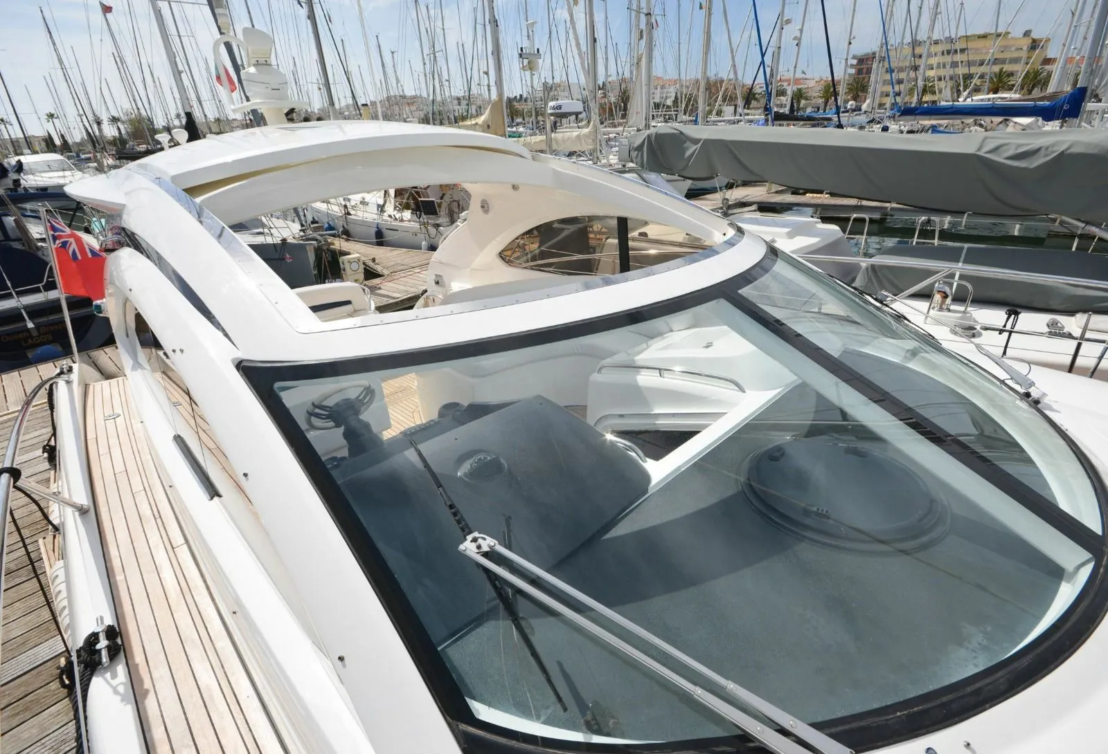 Göcek 15m Kiralık Motoryat Sunseeker Portofino 47 - Fotoğraf 3