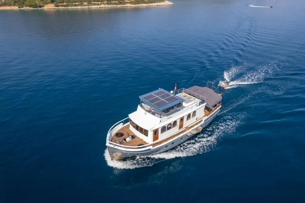 24m Bodrum Trawler 24 Motor Yacht Hire - Fotoğraf 1