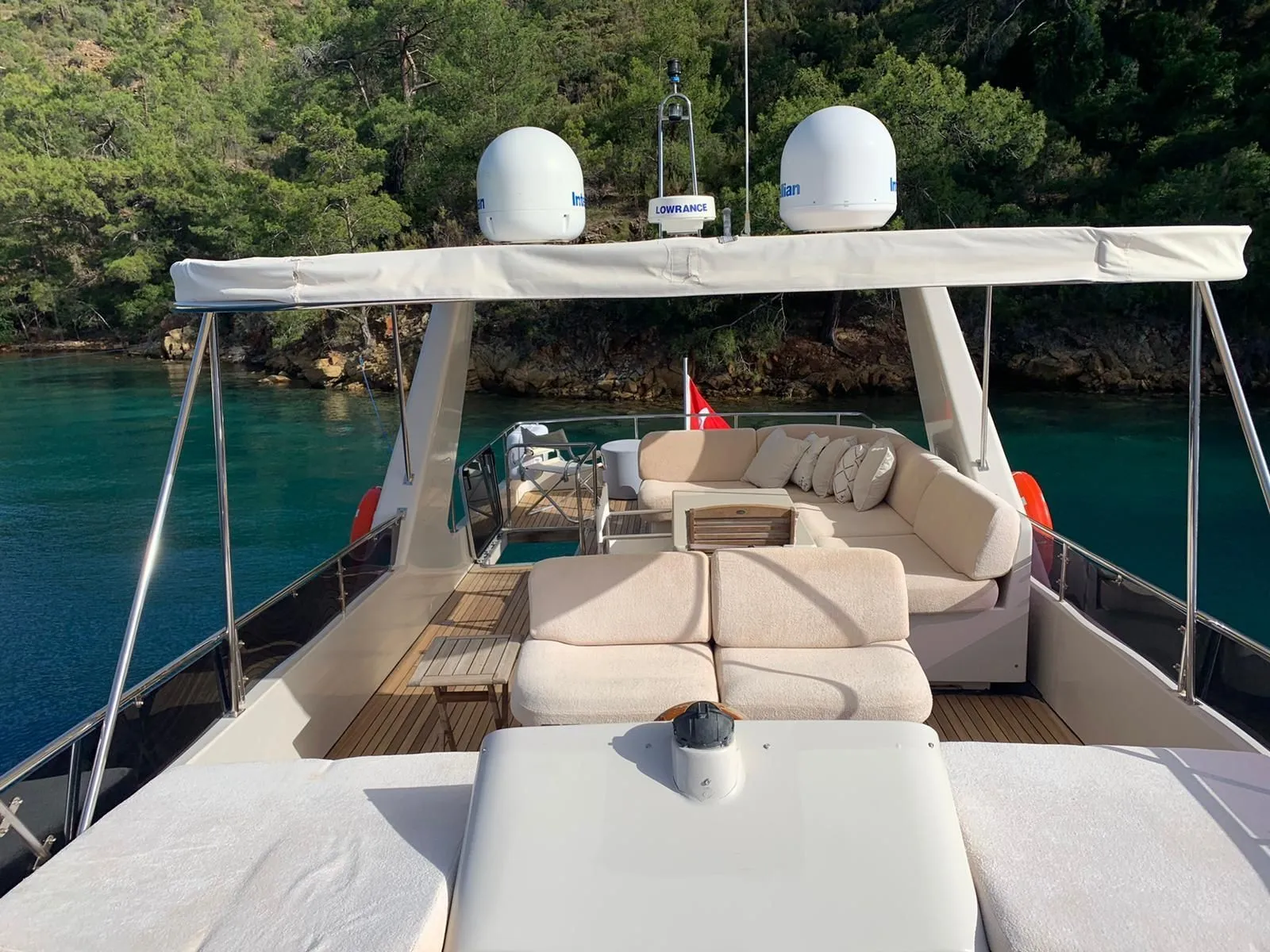 Rent a 17m 3 Cabin Motor Yacht in Göcek - Fotoğraf 4