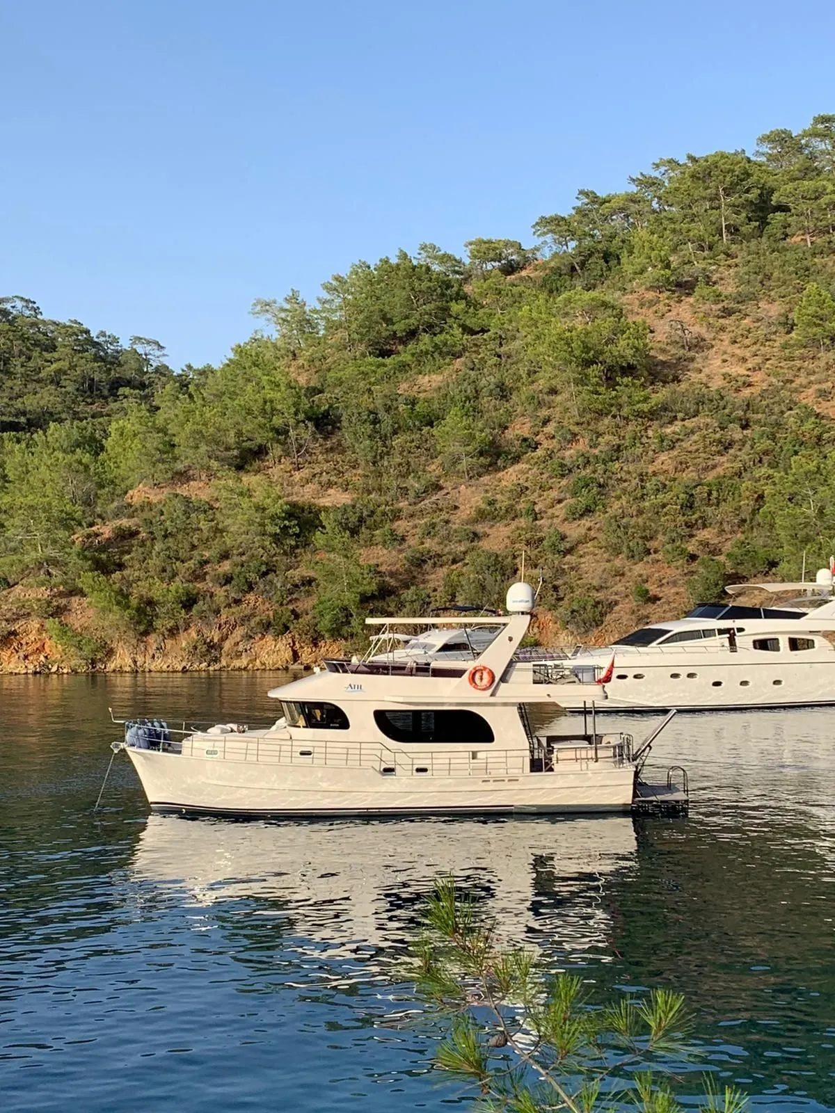 Rent a 17m 3 Cabin Motor Yacht in Göcek - Fotoğraf 3